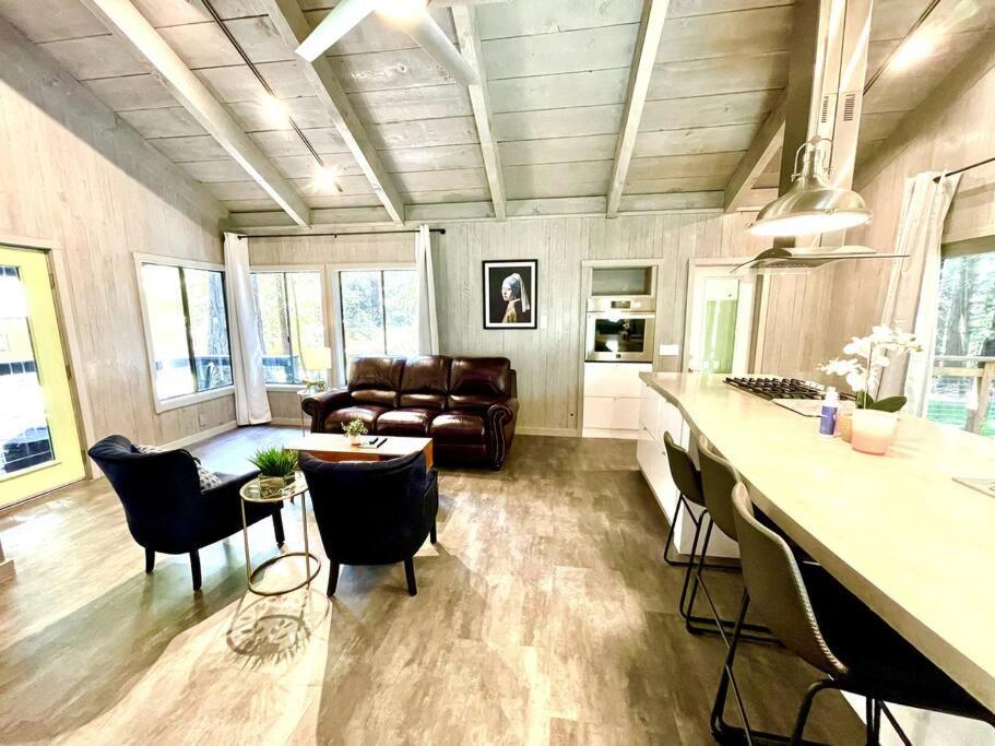 Modern House W. Fast Internet In 1 Acre Land Villa Occidental Bagian luar foto